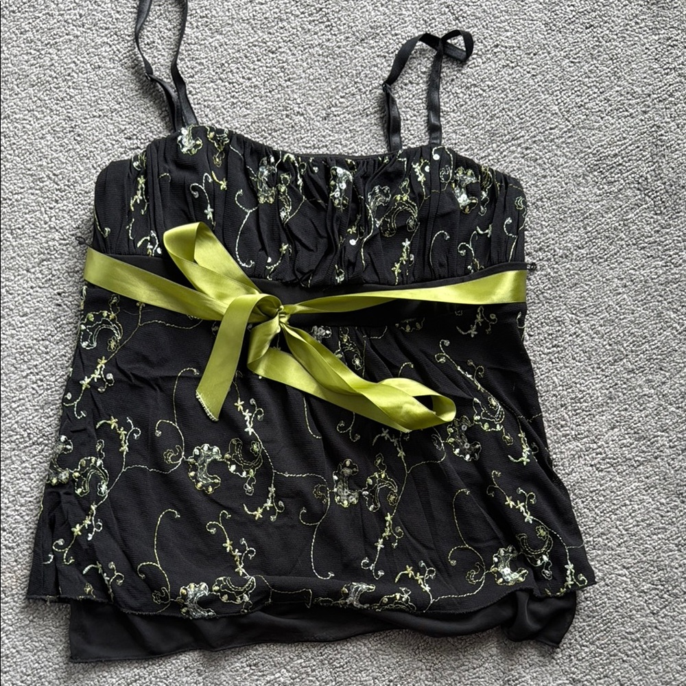 Elegant Black and Green Women's Top